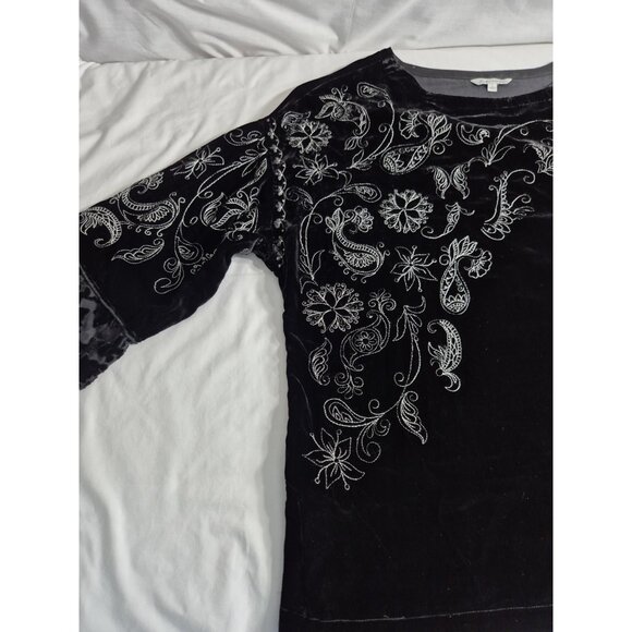 John Mark Women's Tunic Top Size L Boat Neck Velvet Black Embroidered Floral (53 - Picture 4 of 13